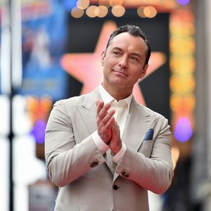 Erste Set-Bilder: So sieht Jude Law als Wladimir Putin aus