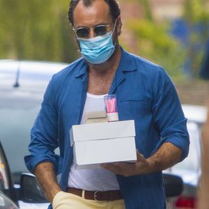 Pinke Kerzen: Ist Jude Law Vater einer Tochter geworden?