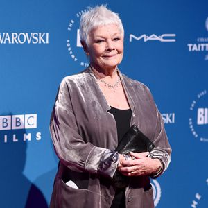Judi Dench (85) macht mit ihrem Enkel Sam TikTok unsicher