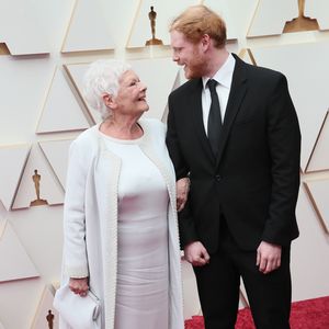 Süß! Judi Dench wurde von Enkelsohn zu den Oscars begleitet