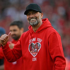 Trotz Kritik: Jürgen Klopp strahlt in neuem Red-Bull-Trikot