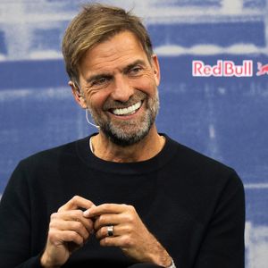 Topfit: Jürgen Klopp zeigt sich sichtlich schlank auf Event