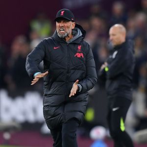 Nach Ausraster: Trainer Jürgen Klopp verletzt sich am Bein