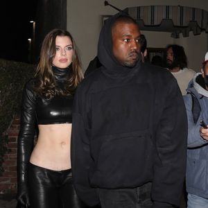Küsse und Co.: Kanye West und Julia Fox sind auf Kuschelkurs