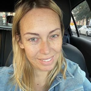 Influencerin Julia Holz hat nun Schwerbehindertenausweis