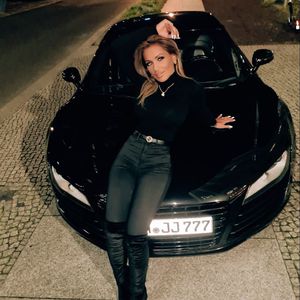 Nach Autounfall: Julia Jasmin Rühle holt sich neuen Wagen