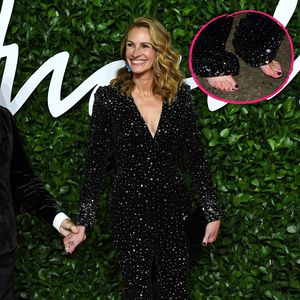 Blickfang: Julia Roberts im Glitzer-Jumpsuit und barfuß!