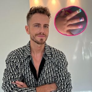 Wie Tanja: Julian Claßens Tochter Emmy hat lange Fingernägel