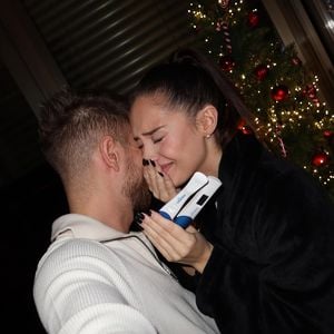 Nun also doch: Julian Claßen und Palina erwarten Nachwuchs