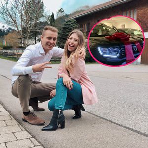 So spendabel: Bibi und Julian schenkten Schwester ein Auto!