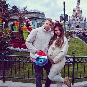 Schwanger-Endspurt: Julian und Sarah Engels im Disneyland