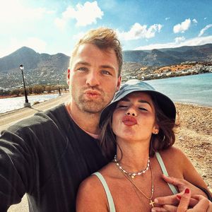"Mein Team": Julian Engels teilt Pics mit schwangerer Sarah