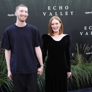 Julianne Moore feiert die Hochzeit ihres Sohnes Caleb