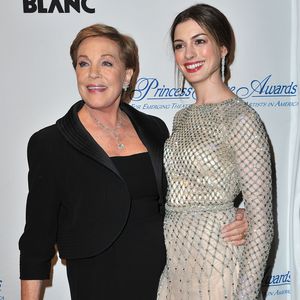 Anne Hathaway gibt neues Update zu "Plötzlich Prinzessin 3"