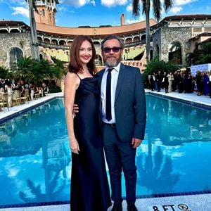 Ricky Schroder verlobt sich mit Schauspielerin Julie Trammel