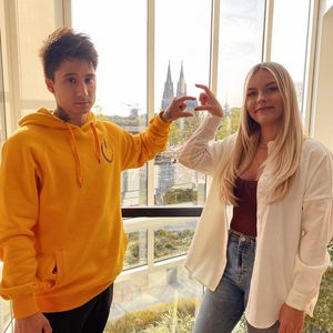 Süß: Julien Bam freut sich mega für schwangere Dagi Bee!