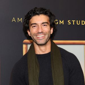 Justin Baldoni entspannt trotz Klagen bei Familienausflug