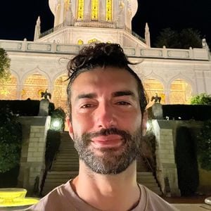 Das steckt hinter Justin Baldonis drastischem Haarschnitt