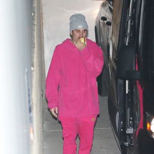 Knallpinker Jogger: So geht Justin Bieber zum Gottesdienst!