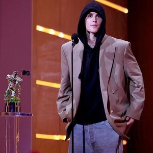 Justin Bieber überrascht mit glattrasiertem Look in L.A.