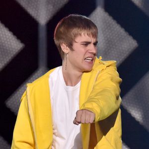 Schwanzvergleich? Justin Bieber & The Weeknd kämpfen um Sel!