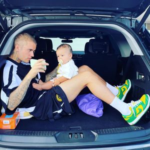 "Onkel Bieber": Justin Bieber chillt mit Baby-Nichte im Auto
