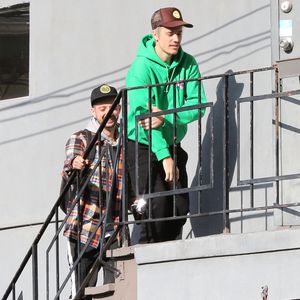 Nach Diagnose: Justin Bieber verlässt gut gelaunt Tanzstudio