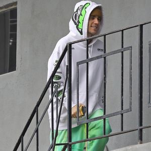 Doch in Weihnachts-Laune? Justin Bieber mit breitem Lächeln