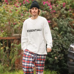 Ganz lässig: Justin Bieber im Schlafanzug-Style unterwegs