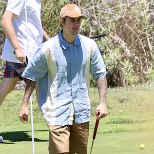 Im unauffälligen Daddy-Look: So geht Justin Bieber golfen