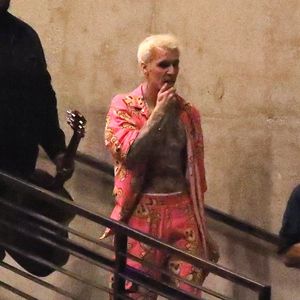 Platinblond in Pink: Justin Bieber ist kaum wiederzuerkennen