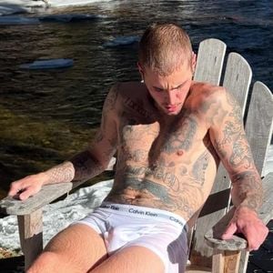 Oh, là, là: Justin Bieber posiert nur in Unterhose im Freien