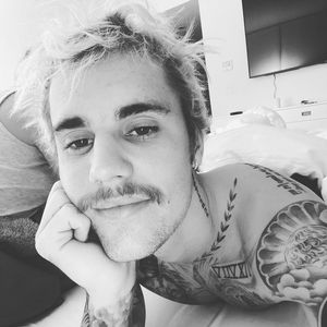 Justin Bieber promotet neues Album und veräppelt sich selbst