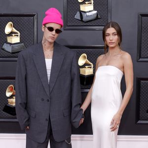 Fans spekulieren fleißig: Ist Hailey Bieber etwa schwanger?