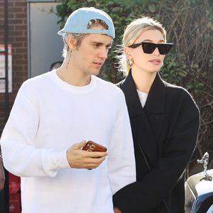 Justin Biebers erster Ausflug ohne Schnäuzer mit Hailey