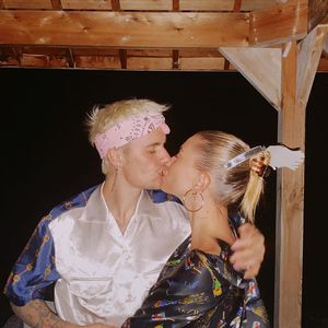 Justin Bieber und Hailey läuten 2020 mit einem Schmatzer ein