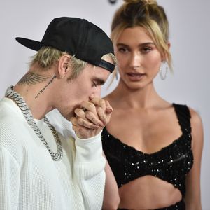 Hailey Bieber fürchtet sich, "jung und verheiratet" zu sein
