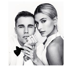 Mit Hochzeits-Pics: Hailey Bieber schwelgt in Erinnerung