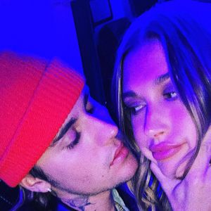 Süßes Turtel-Pic: Justin Bieber kann nicht von Hailey lassen