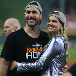 Kate Upton bewirbt heißen Snack mit Snoop Dogg