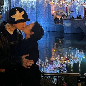 Supersüß: Demi Lovato knutscht Freund Jute$ im Disneyland