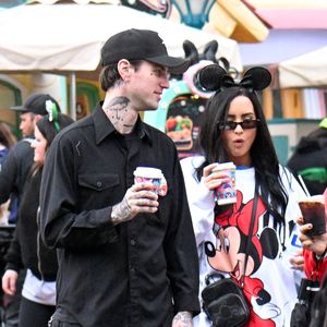 Demi Lovato und ihr Verlobter Jutes strahlen im Disneyland