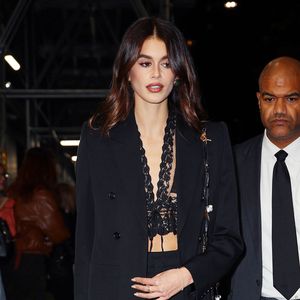 Sexy: Kaia Gerber schlendert im Spitzen-Look durch New York