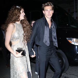 Knutscher von Kaia Gerber für Austin Butlers Golden Globe!