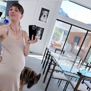 Nicht mehr lange: Neues Babybauch-Update von Kaley Cuoco