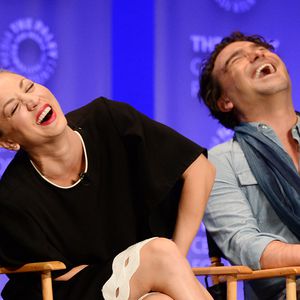Johnny Galecki reagiert auf Kaley Cuocos "Langweilig"-Text
