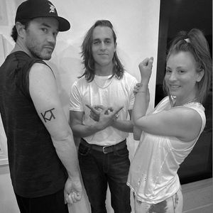 Kaley Cuoco und Tom Pelphrey haben jetzt ein Familientattoo