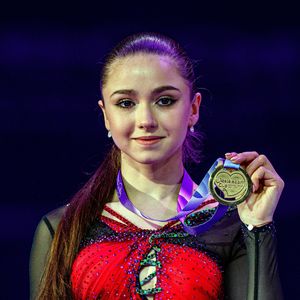 Eiskunstläuferin Kamila (15) schreibt bei Olympia Geschichte