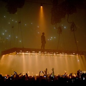 Traurige Promi-Reaktionen: Kanye West ehrt tote Mode-Ikone!