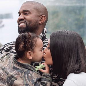 Bussi fürs Baby: So süß knutscht Kim Kardashian Chicago ab!